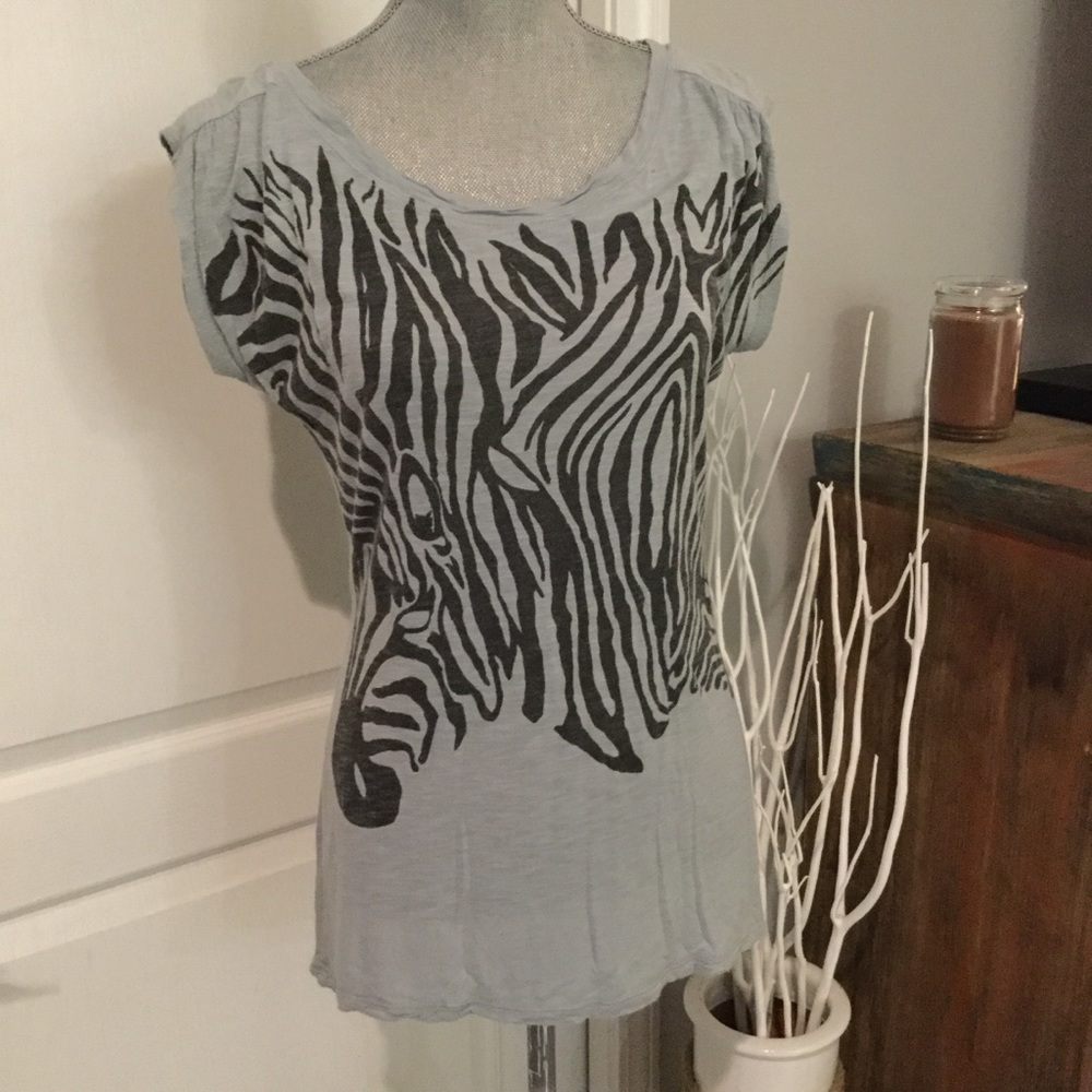 Light blue zebra Molli & Mia T-shirt.